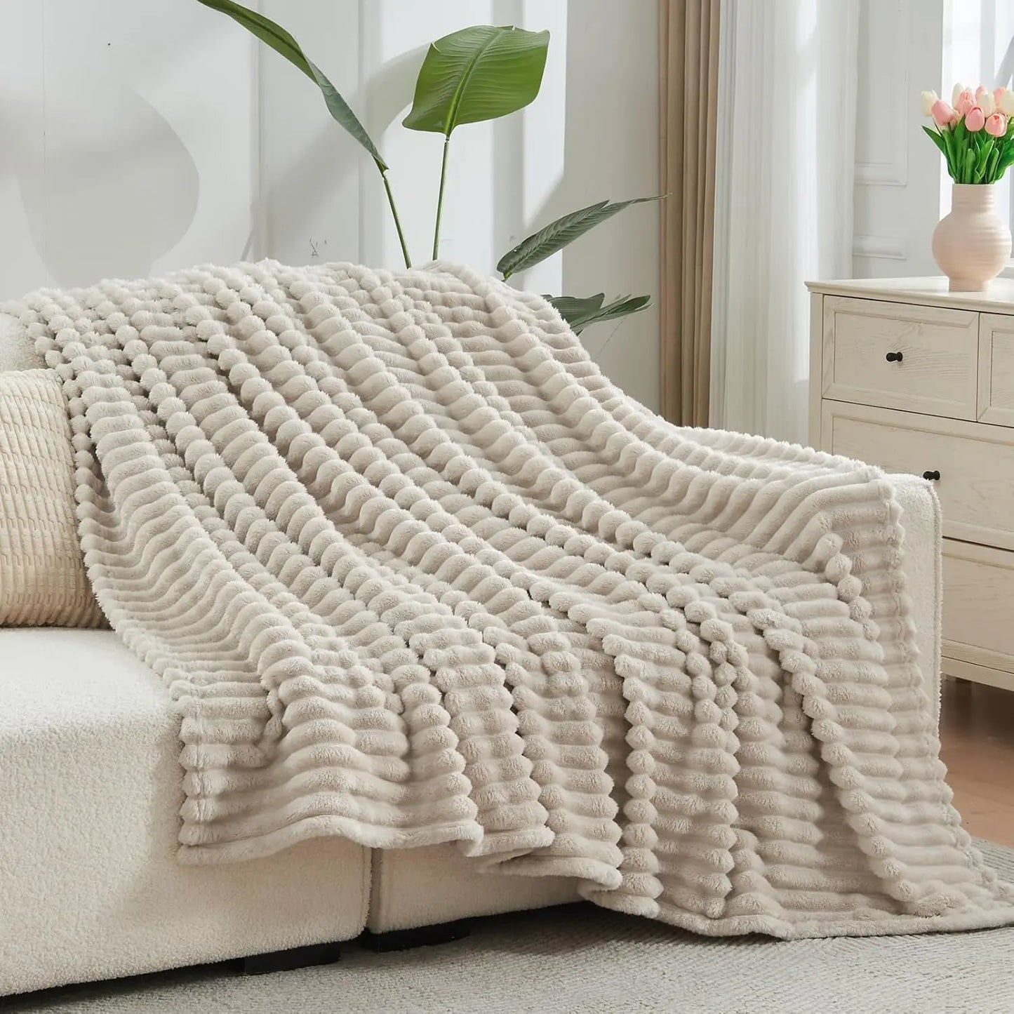 Warm Cozy Flannel Blanket,Soft Blanket, Office Sofa Couch Bed Camping Travel Nap Blanket,Machine Washable,Gift Blanket