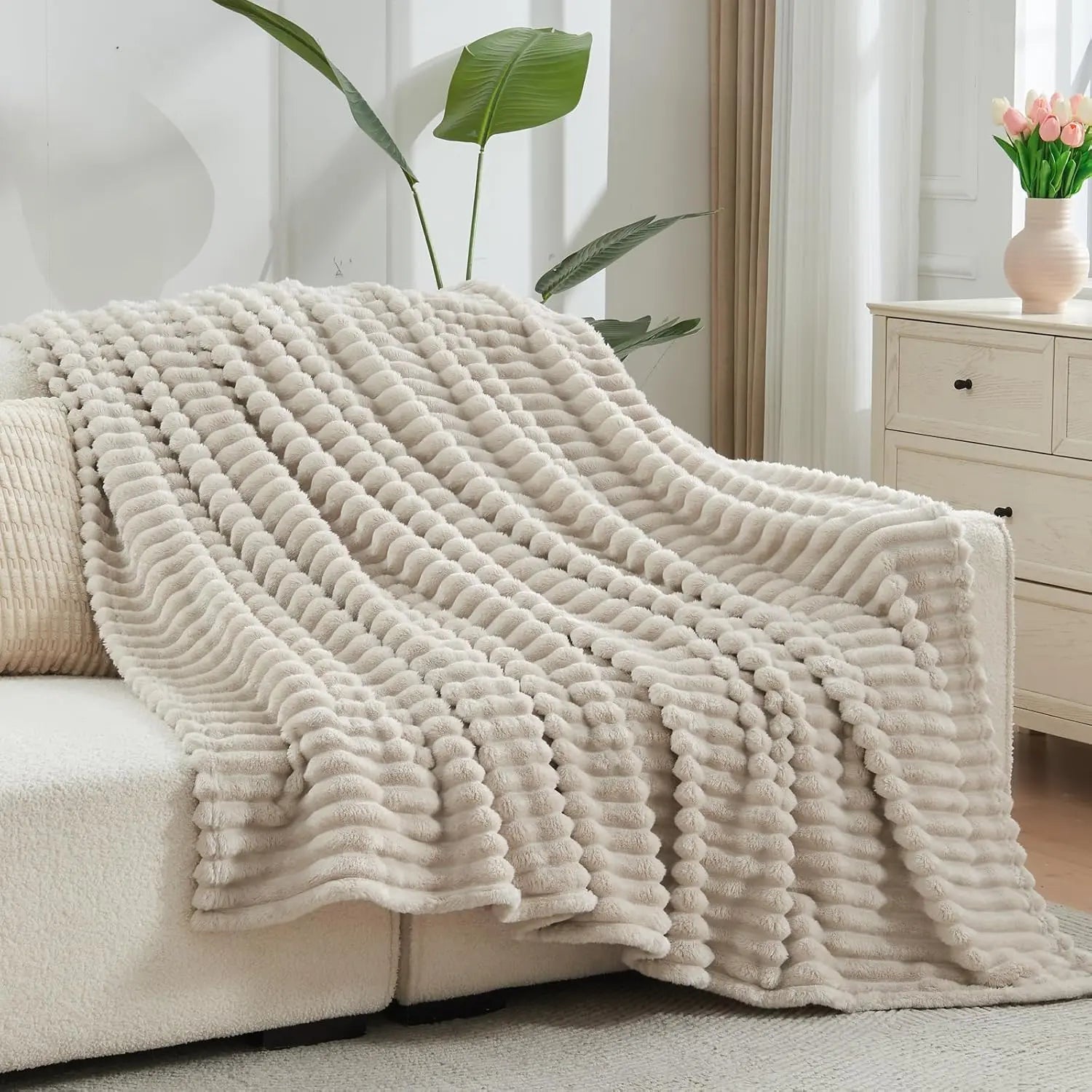 Warm Cozy Flannel Blanket,Soft Blanket, Office Sofa Couch Bed Camping Travel Nap Blanket,Machine Washable,Gift Blanket